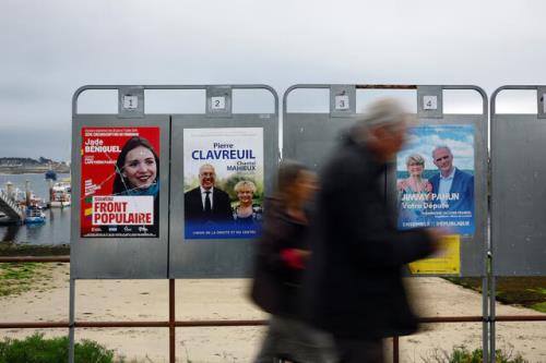 کناره گیری ۲۰۰ نامزد انتخابات فرانسه برای سد کردن راه پیروزی راستگرایان